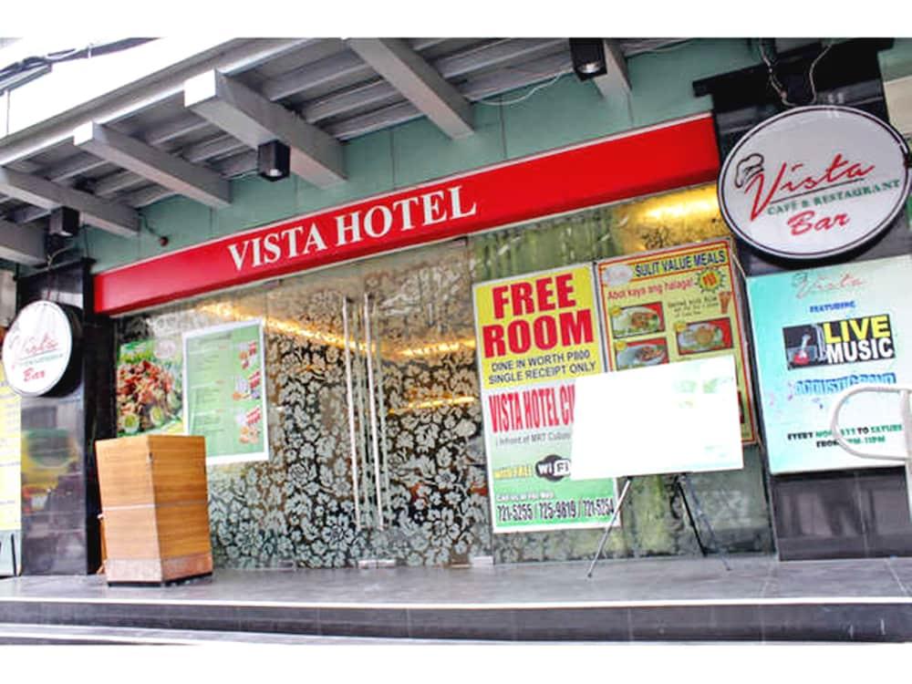 Vista Hotel Cubao Manila Exterior foto