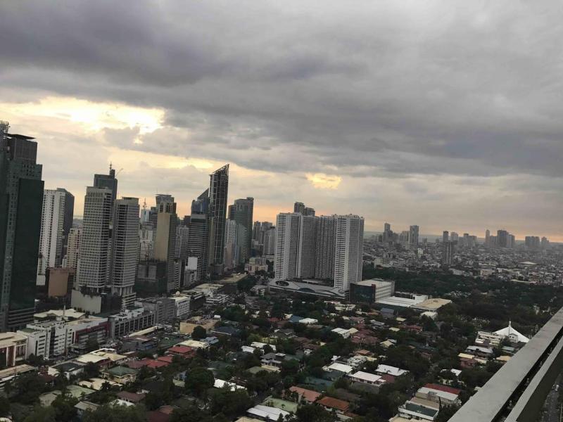 Vista Hotel Cubao Manila Exterior foto